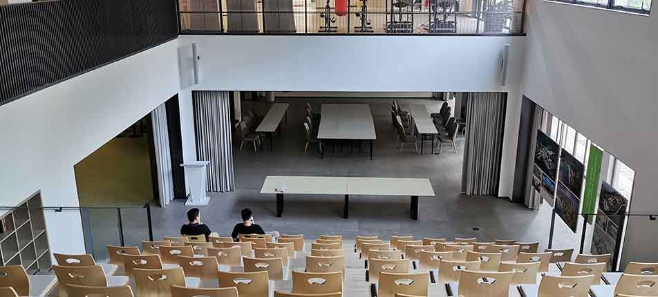 華僑城創新研究院階梯室.jpg